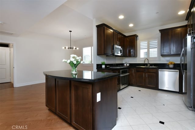 4424 Whitsett Avenue 107, Studio City, CA 91604 — photo 25 of 58