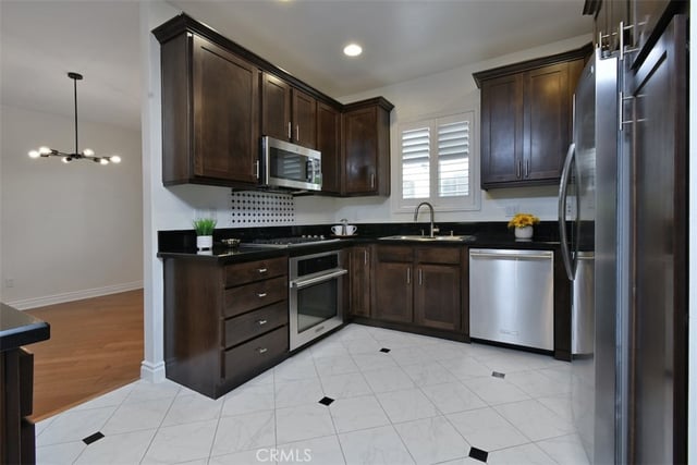 4424 Whitsett Avenue 107, Studio City, CA 91604 — photo 27 of 58