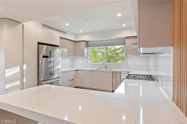 14157 Tiara Street 101, Sherman Oaks, CA 91401 — photo 12 of 47