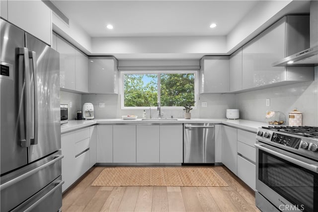 14157 Tiara Street 101, Sherman Oaks, CA 91401 — photo 14 of 47