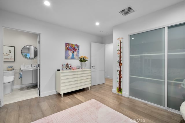14157 Tiara Street 101, Sherman Oaks, CA 91401 — photo 32 of 47