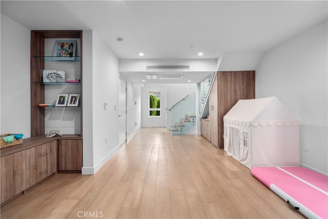 14157 Tiara Street 101, Sherman Oaks, CA 91401 — photo 42 of 47