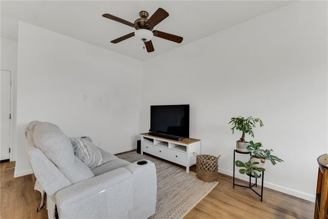 28024 Catherine, Canyon Country, CA 91351 — photo 14 of 37