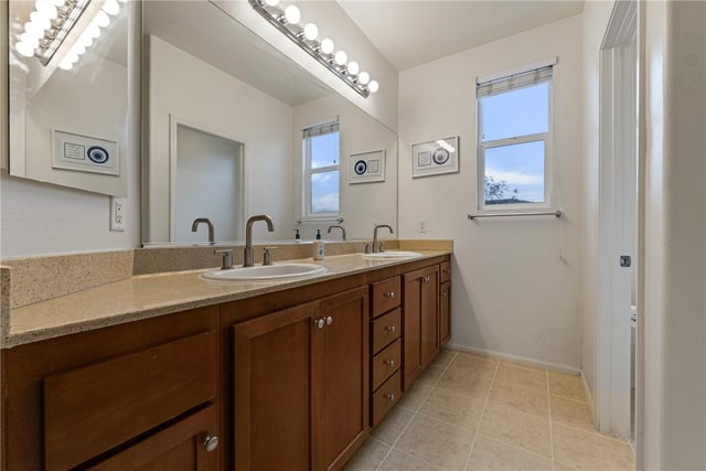 28024 Catherine, Canyon Country, CA 91351 — photo 23 of 37