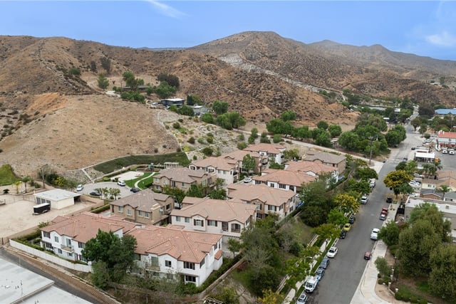 28024 Catherine, Canyon Country, CA 91351 — photo 36 of 37