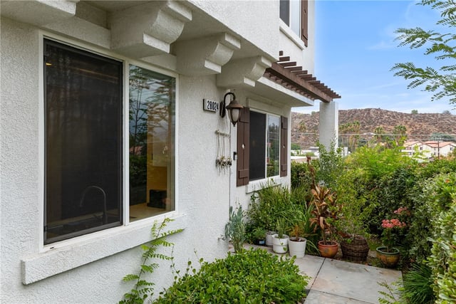 28024 Catherine, Canyon Country, CA 91351 — photo 5 of 37