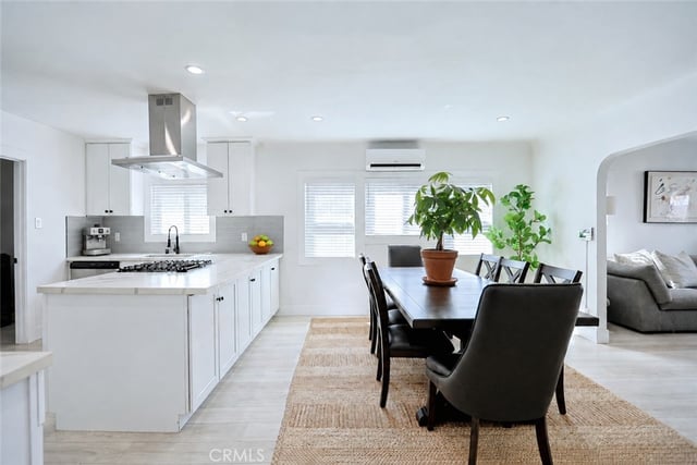 9450 S Harvard, Los Angeles, CA 90047 — photo 11 of 39
