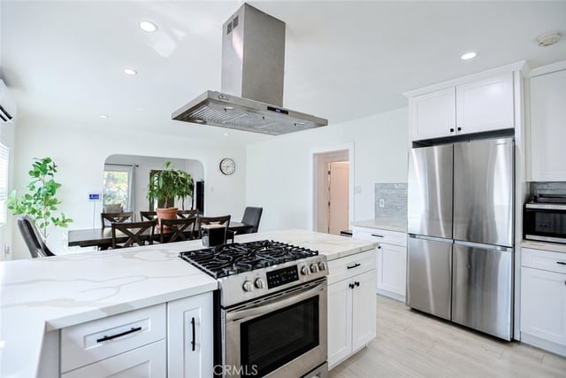 9450 S Harvard, Los Angeles, CA 90047 — photo 14 of 39