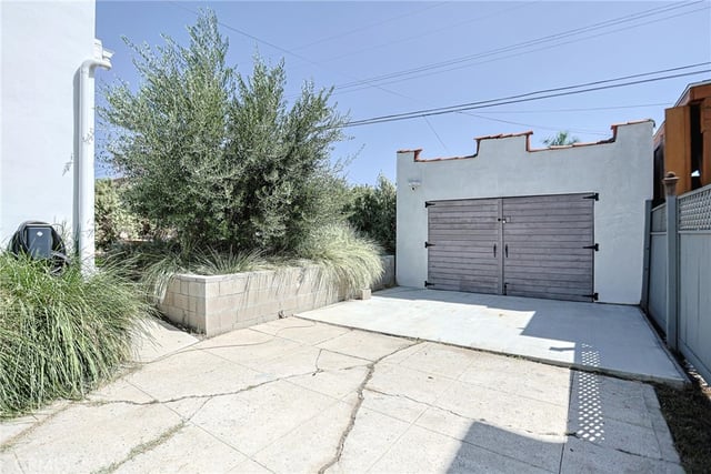 9450 S Harvard, Los Angeles, CA 90047 — photo 37 of 39