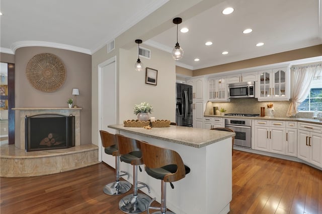 500 Via Providencia, Burbank, CA 91501 — photo 17 of 46