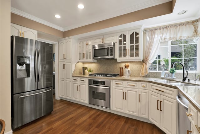 500 Via Providencia, Burbank, CA 91501 — photo 18 of 46