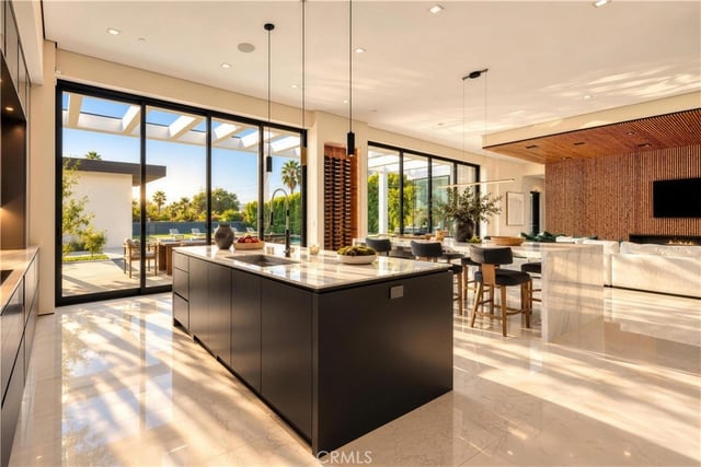 4940 Brewster Drive, Tarzana, CA 91356 — photo 9 of 50
