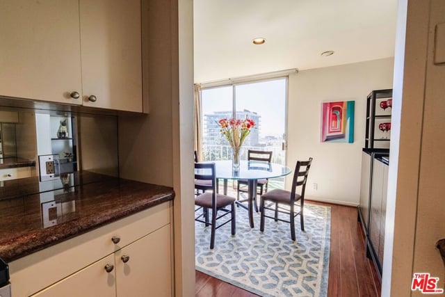 100 S Doheny Drive 711, Los Angeles, CA 90048 — photo 13 of 33