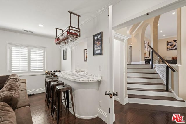 8171 Willow Glen Road, Los Angeles, CA 90046 — photo 10 of 37