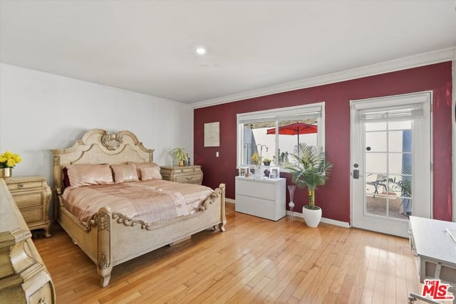 8171 Willow Glen Road, Los Angeles, CA 90046 — photo 17 of 37