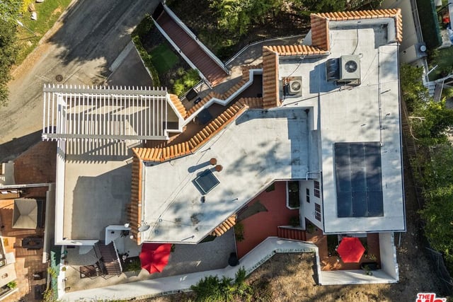 8171 Willow Glen Road, Los Angeles, CA 90046 — photo 33 of 37