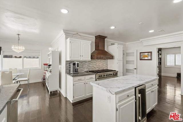 8171 Willow Glen Road, Los Angeles, CA 90046 — photo 8 of 37
