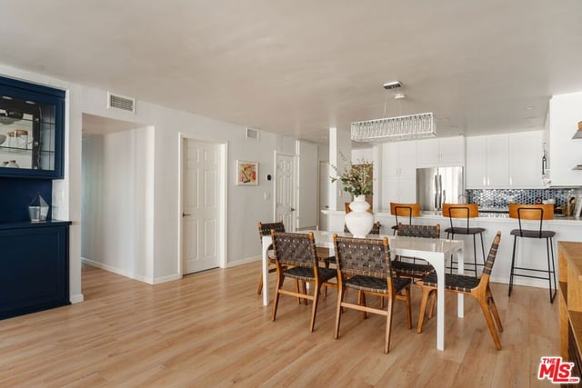 1559 Winona Boulevard F2, Los Angeles, CA 90027 — photo 13 of 34