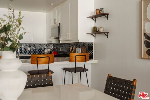 1559 Winona Boulevard F2, Los Angeles, CA 90027 — photo 9 of 34