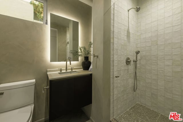 1119 Sanborn Avenue, Los Angeles, CA 90029 — photo 13 of 28