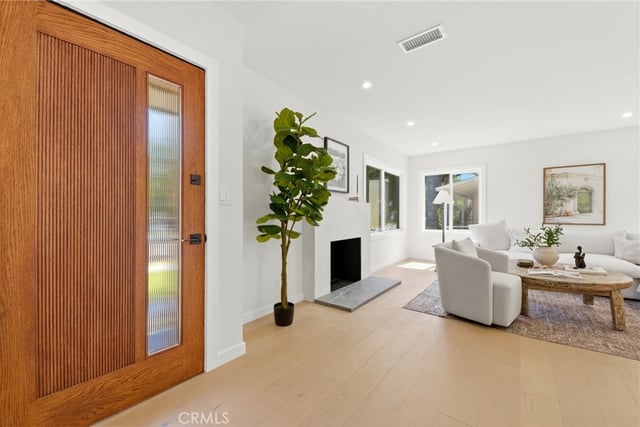 2563 S Bentley, Los Angeles, CA 90064 — photo 2 of 34
