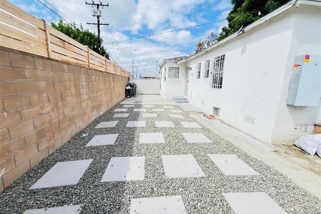 1110 N Pearl, Compton, CA 90221 — photo 15 of 21