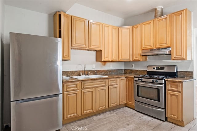 3655 Webster, Long Beach, CA 90810 — photo 11 of 35