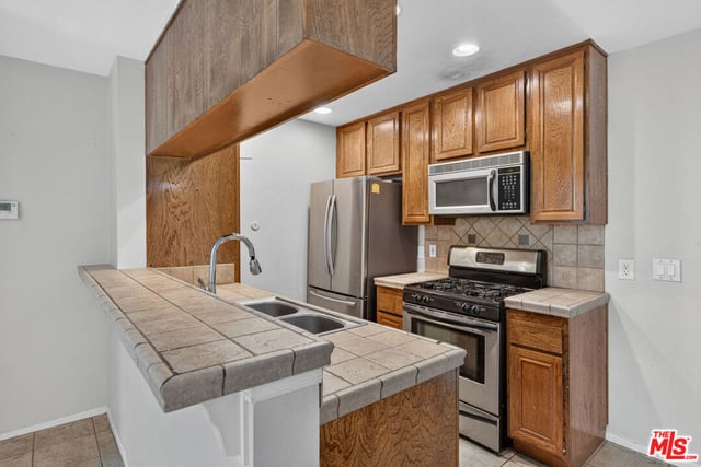 25825 Tournament Road I-14, Santa Clarita, CA 91355 — photo 15 of 40