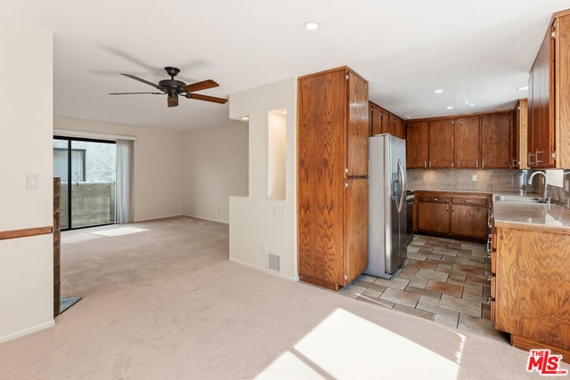 11643 Chandler Boulevard 111, Valley Village, CA 91601 — photo 7 of 20