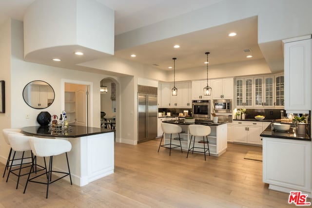 14985 Valley Vista Boulevard, Los Angeles, CA 91403 — photo 11 of 58