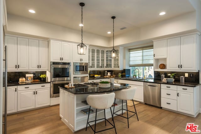 14985 Valley Vista Boulevard, Los Angeles, CA 91403 — photo 12 of 58