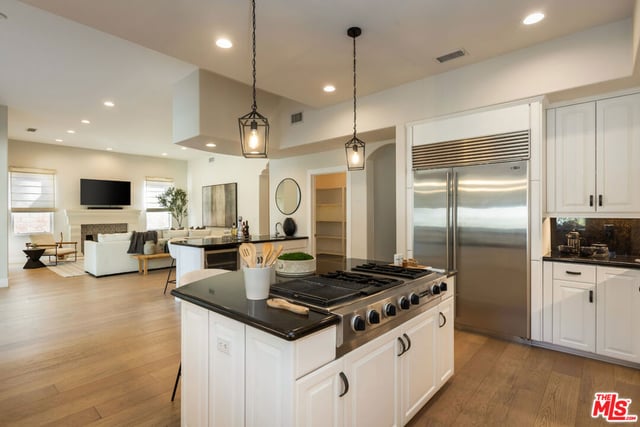 14985 Valley Vista Boulevard, Los Angeles, CA 91403 — photo 14 of 58
