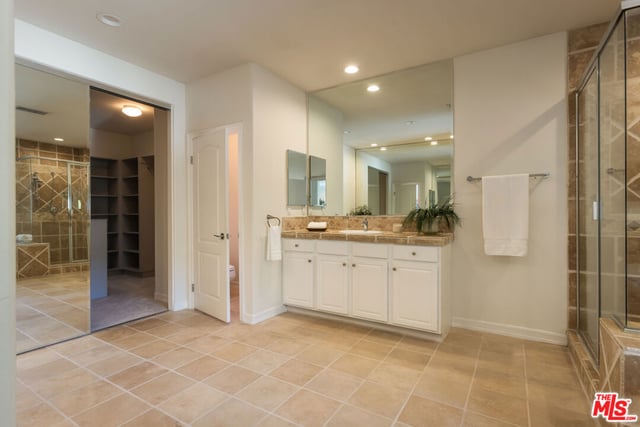 14985 Valley Vista Boulevard, Los Angeles, CA 91403 — photo 25 of 58