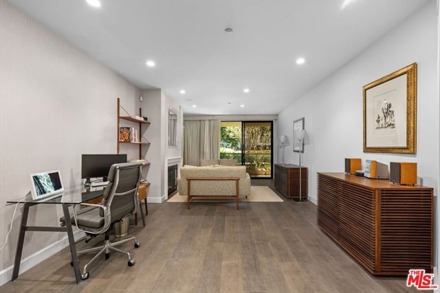 701 Ocean Avenue 110, Santa Monica, CA 90402 — photo 15 of 32