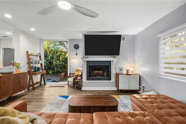 1418 E Florida Street 1, Long Beach, CA 90802 — photo 3 of 41