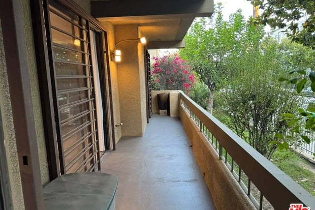 14923 Moorpark Street 101, Sherman Oaks, CA 91403 — photo 17 of 23