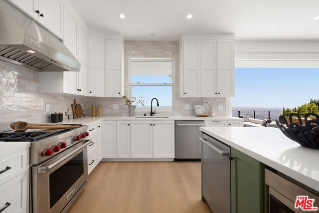 8446 Grand View Drive, Los Angeles, CA 90046 — photo 10 of 51