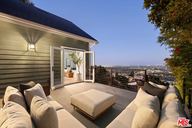 8446 Grand View Drive, Los Angeles, CA 90046 — photo 27 of 51