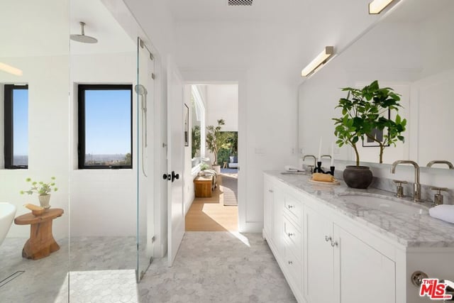 8446 Grand View Drive, Los Angeles, CA 90046 — photo 31 of 51