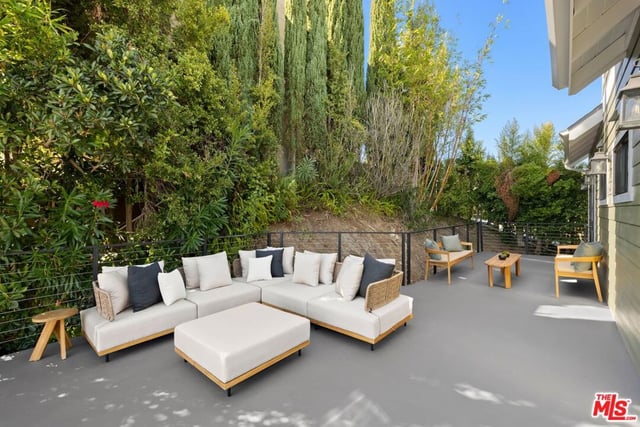 8446 Grand View Drive, Los Angeles, CA 90046 — photo 35 of 51