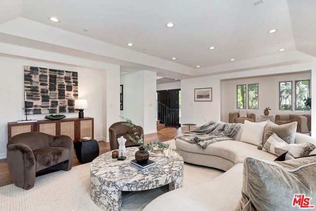 2890 Forrester Drive, Los Angeles, CA 90064 — photo 15 of 60