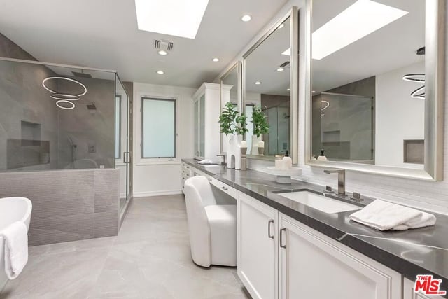 2890 Forrester Drive, Los Angeles, CA 90064 — photo 35 of 60