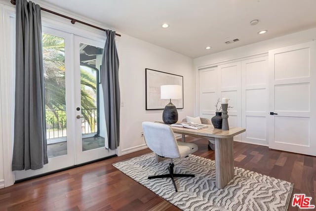 2890 Forrester Drive, Los Angeles, CA 90064 — photo 40 of 60