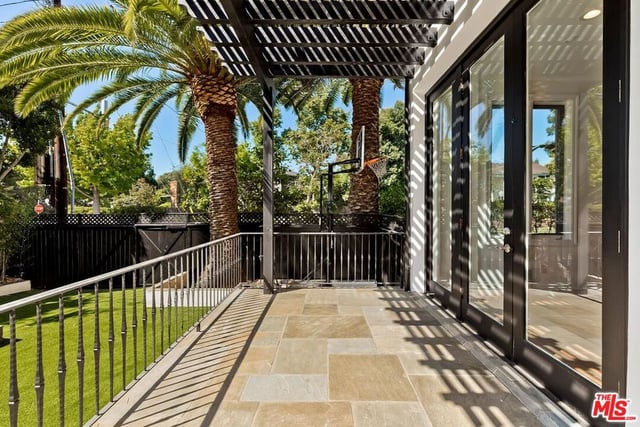 2890 Forrester Drive, Los Angeles, CA 90064 — photo 52 of 60