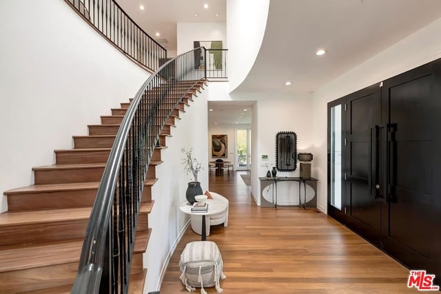 2890 Forrester Drive, Los Angeles, CA 90064 — photo 6 of 60