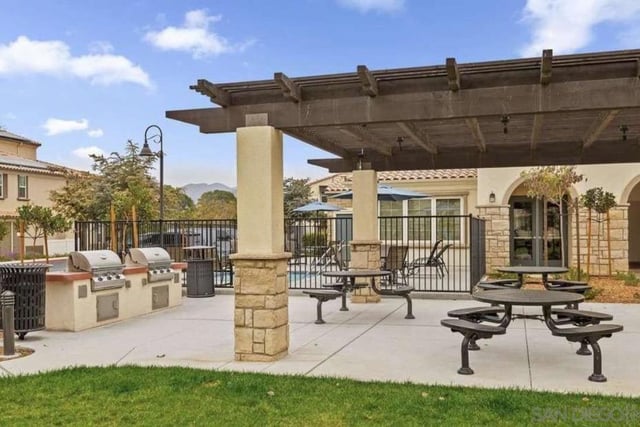5055 Manzano ST, Camarillo, CA 93012 — photo 2 of 18