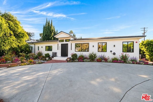 4555 Forman Avenue, Toluca Lake, CA 91602 — photo 2 of 59