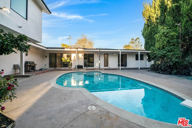 4555 Forman Avenue, Toluca Lake, CA 91602 — photo 24 of 59