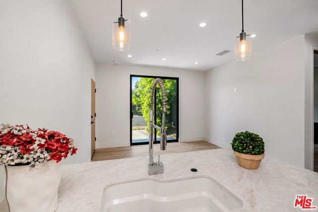 4555 Forman Avenue, Toluca Lake, CA 91602 — photo 32 of 59