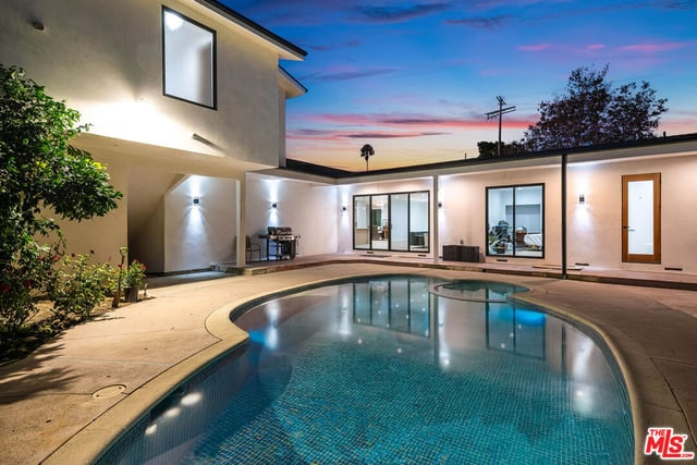 4555 Forman Avenue, Toluca Lake, CA 91602 — photo 4 of 59